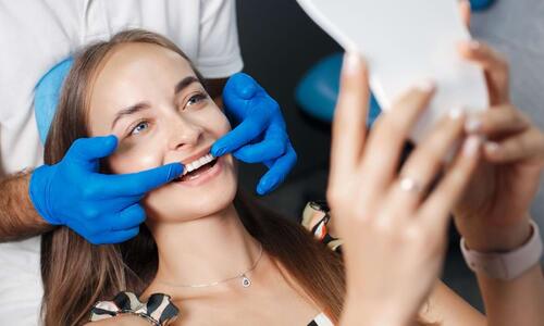 Veneers und Lumineers – für wen ist welche Verblendschale geeignet?